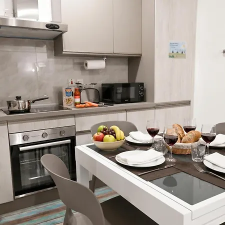 Cosy 2bdr In Bugibba Square - Happy 세인트폴스베이