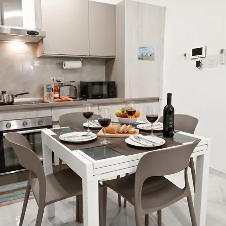 Cosy 2bdr In Bugibba Square - Happy 아파트 *