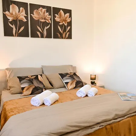 Cosy 2bdr In Bugibba Square - Happy 아파트 세인트폴스베이